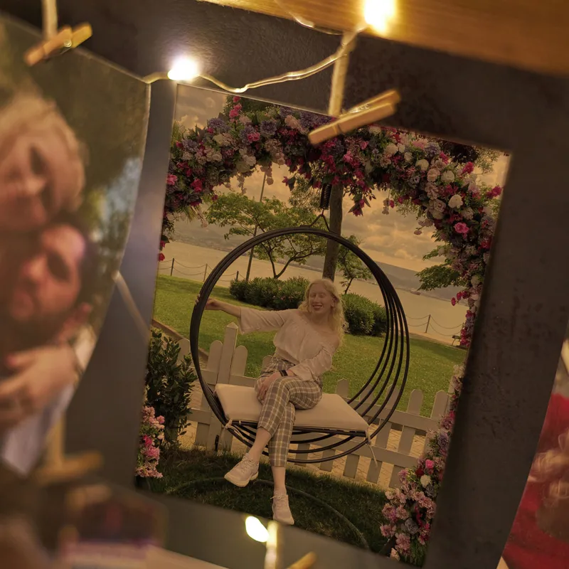 10 Photo Illuminated Photo Frame with Photo