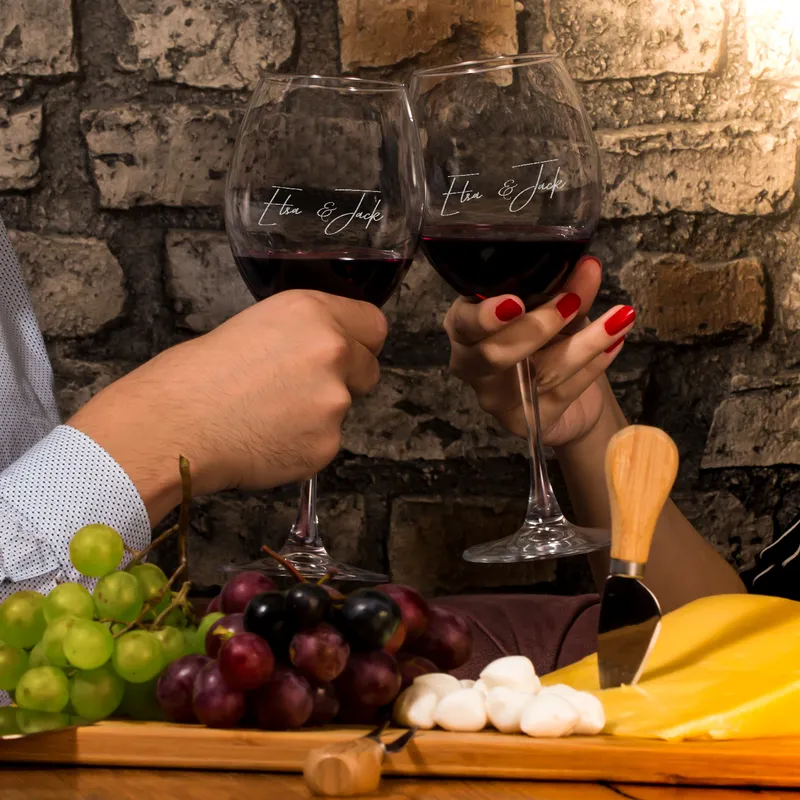 2-Piece Wine Glass Set with Name