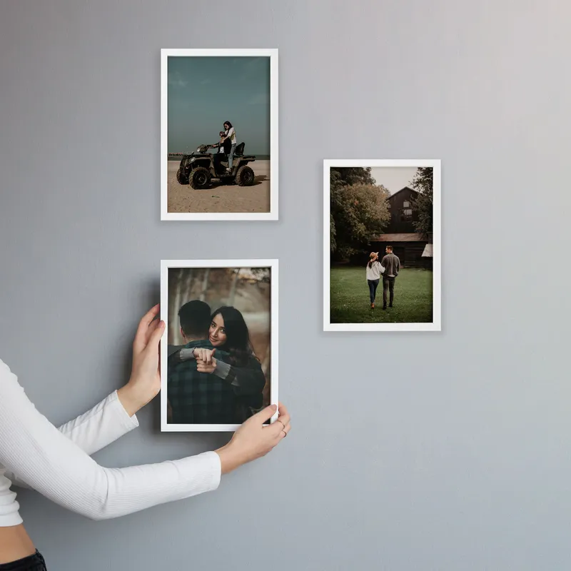 3pcs Self Adhesive Wall Picture Frames with Photo Prints
