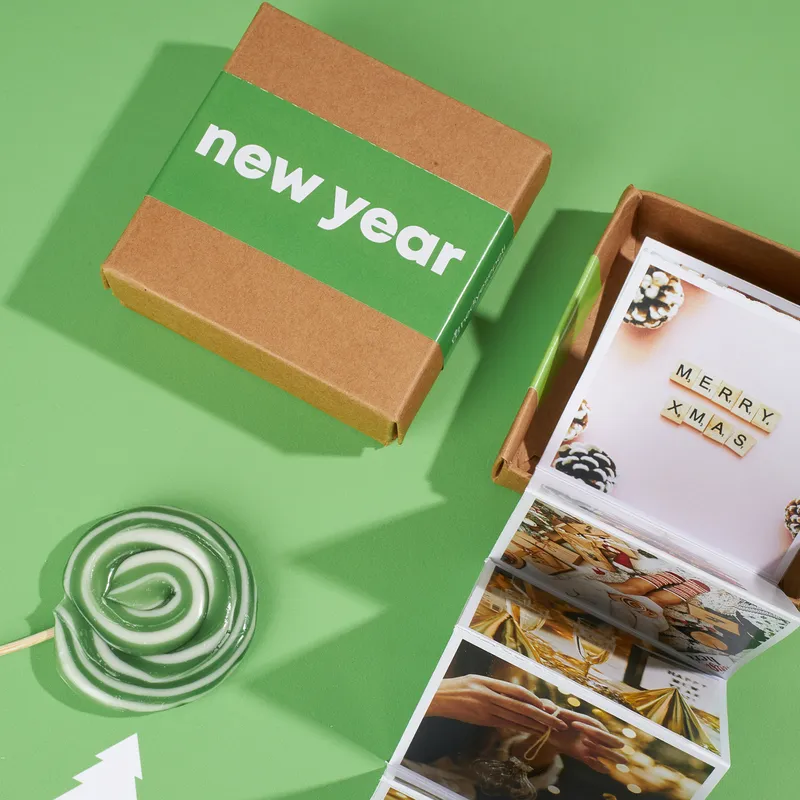 Accordion Photo Box for New Year