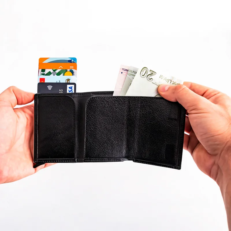 Personalised Automatic Wallet with Name and Date Engraving