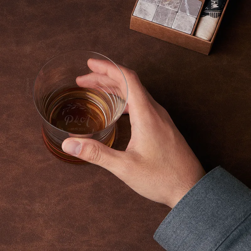 Custom İnitial Whiskey Set with İnitial Date for Anniversaries