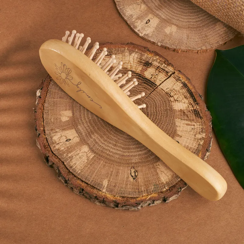 Daisy Designed Personalized Hair Comb