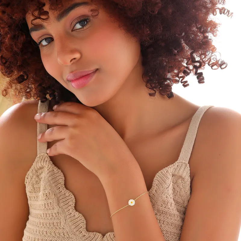 Daisy Pendant Gold Plated Bracelet