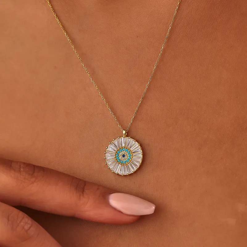 Elegant Daisy Rose Pendant Necklace for Her