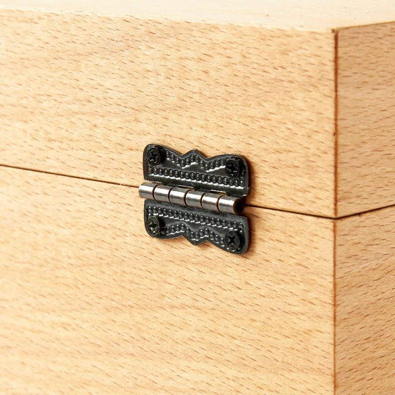 Elegant Beechwood Keepsake Box for Collectors and Home Decor