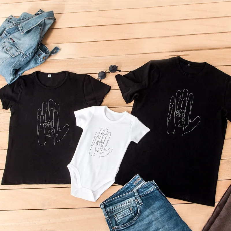 Family T-Shirt Set Set with Lineart Hand Design