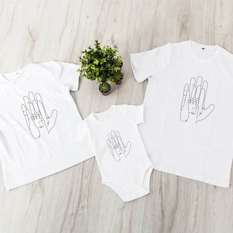 Family T-Shirt Set Set with Lineart Hand Design