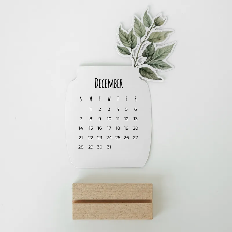 Floral Desk Calendar Perfect for Birthday and Christmas Gifts