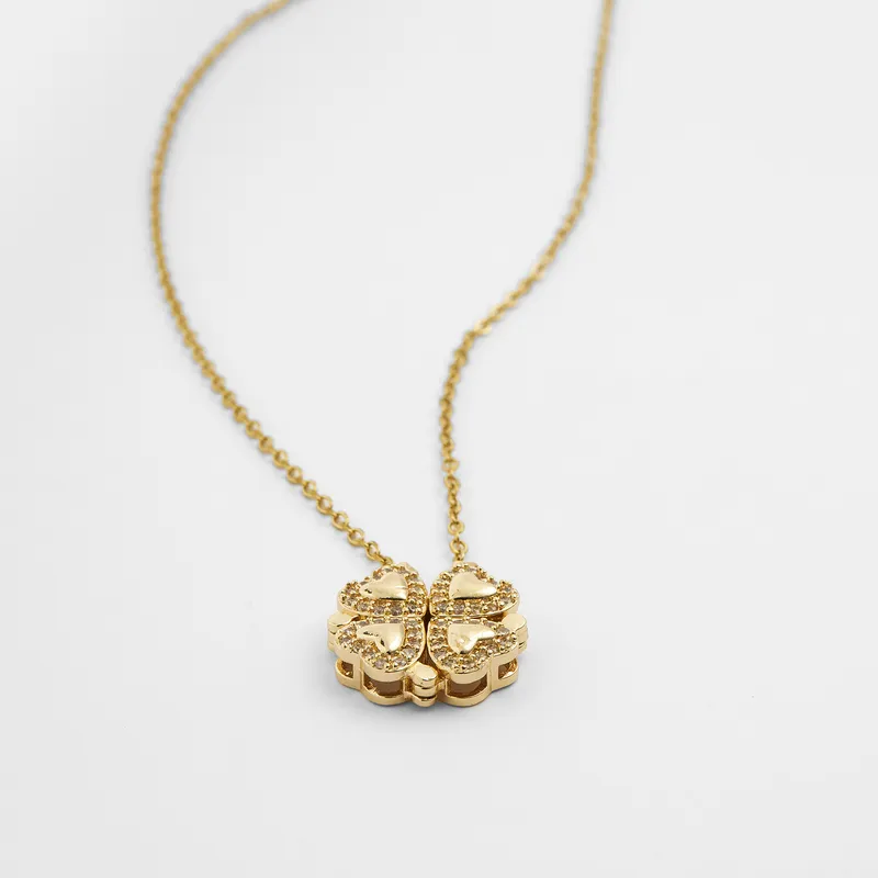 Four Leaf Clover Minimal Heart Necklace