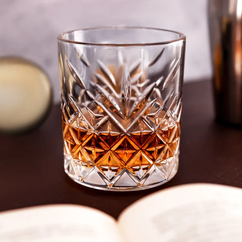 Gift for Friends Wooden Box London Whiskey Set