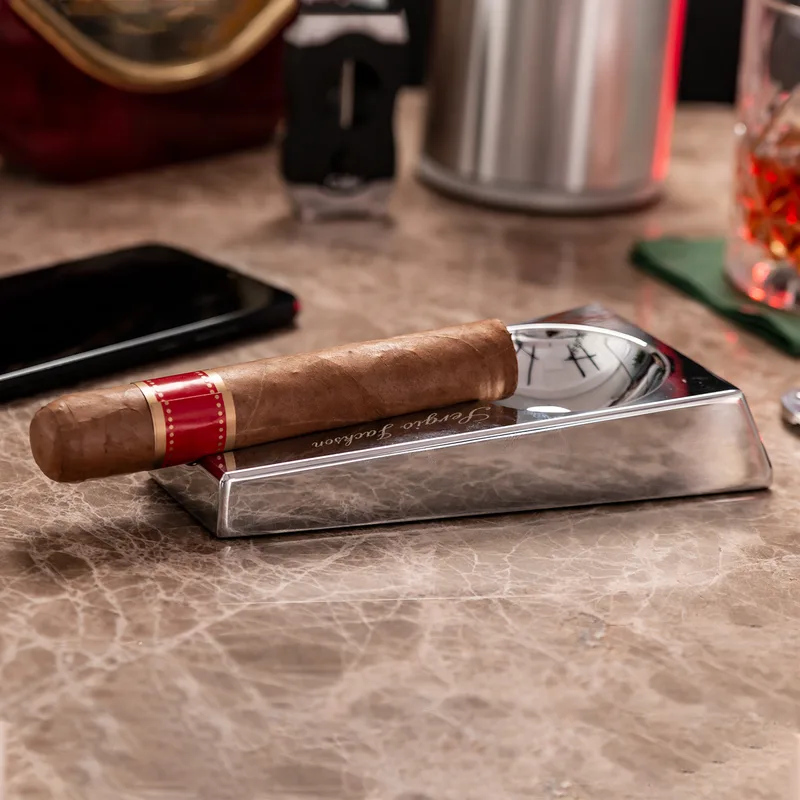 Gifts for Friends Metallic Silver Aluminum Cigar Ashtray