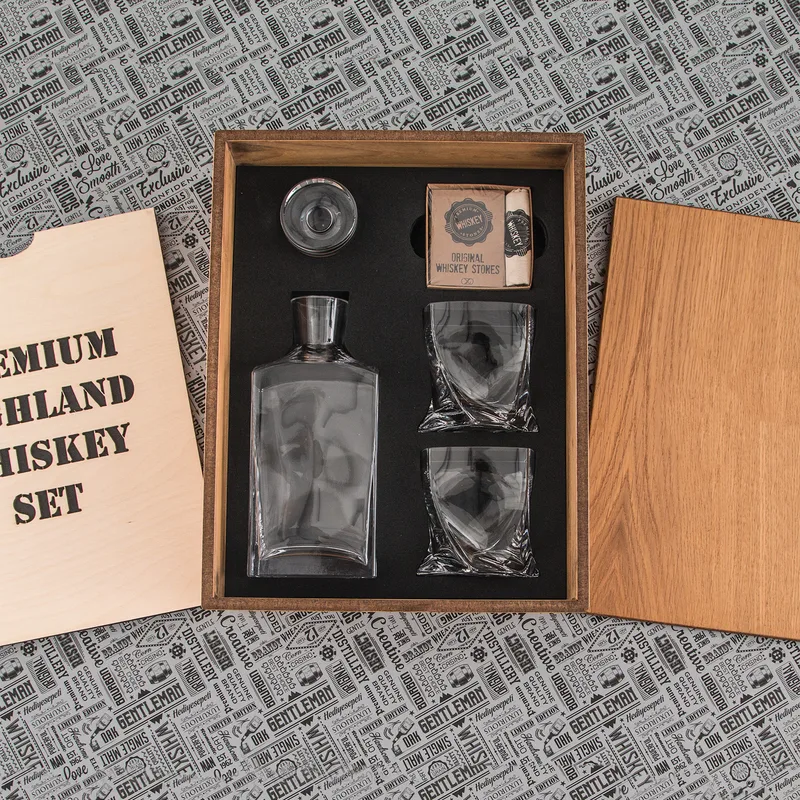 Highland Complete Whiskey Decanter Set