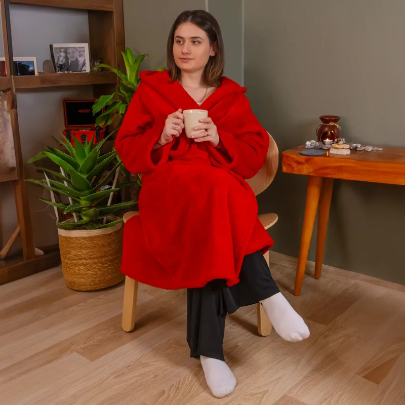 Hooded Wearable Fleece Blanket with Belt