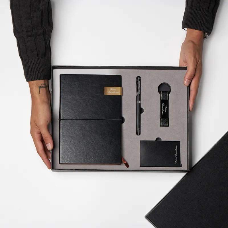 Luxury Personalized Men's Gift Set for Corporate Occasions