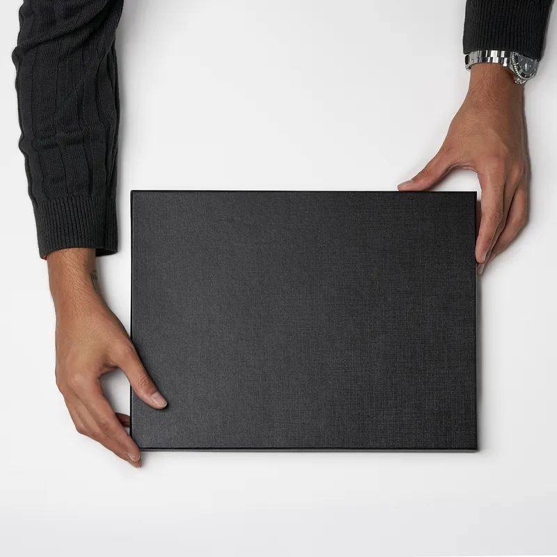 Luxury Personalized Men's Gift Set for Corporate Occasions