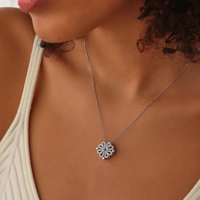 Magnetic Daisy Silver Necklace for Women