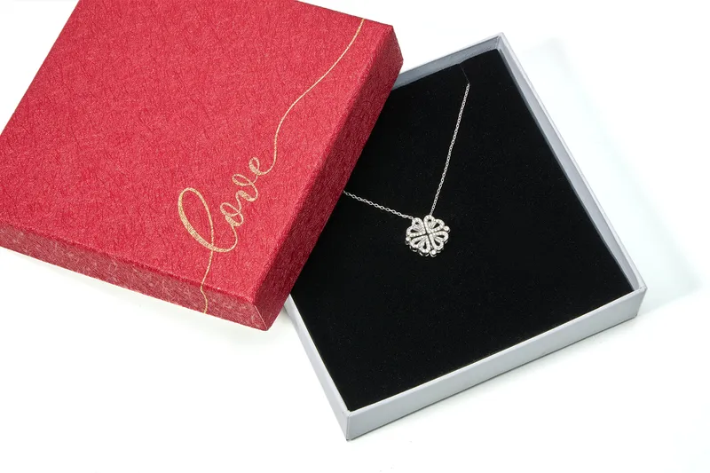 Magnetic Daisy Silver Necklace for Women