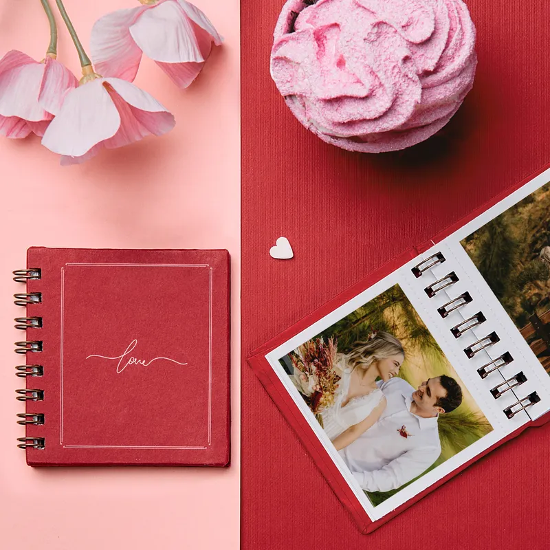 Minimal Love | Mini Album with 40 Photos