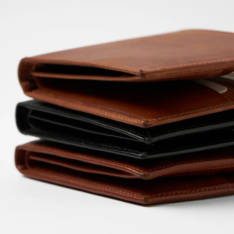 Personalized Bifold Leather Wallet – Custom Exterior & Interior, Name, Photo & Message