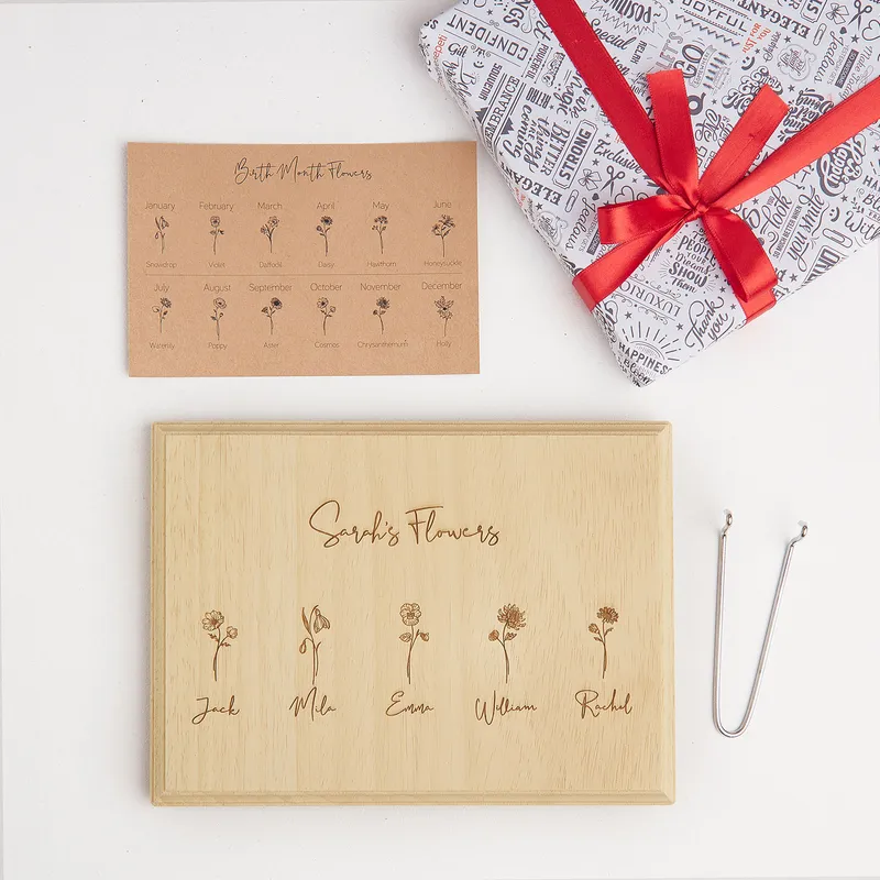Personalized Birth Flower Wooden Table with Family Names for Mom and Grandma