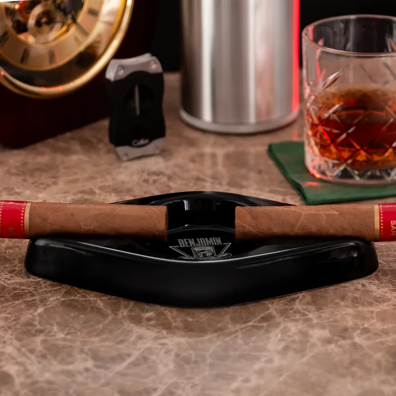 Personalized Ceramic Black Cigar Ashtray Gifts for Friends