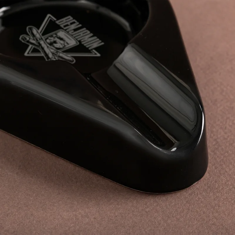 Personalized Ceramic Black Cigar Ashtray Gifts for Friends