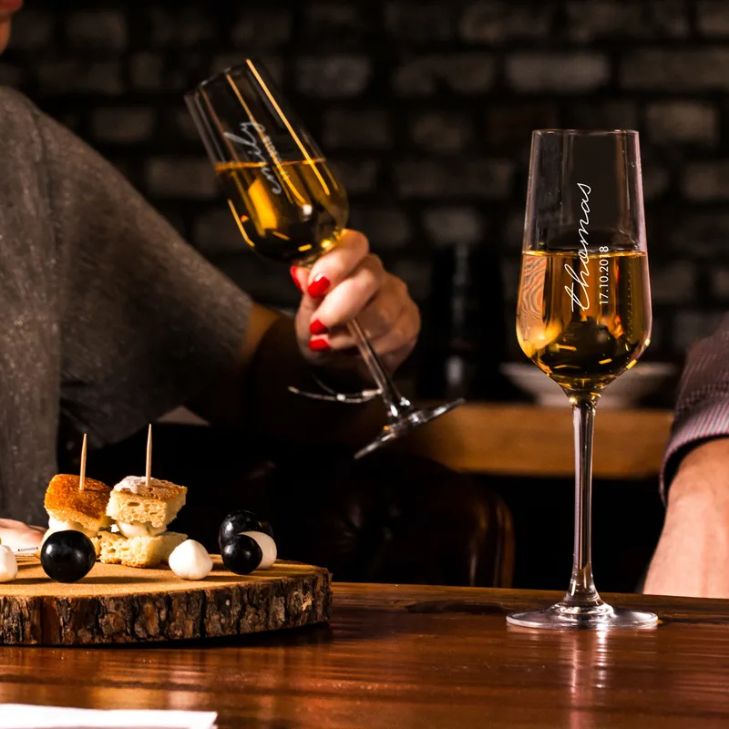 Personalised Engraved Champagne Flutes for Special Occasions