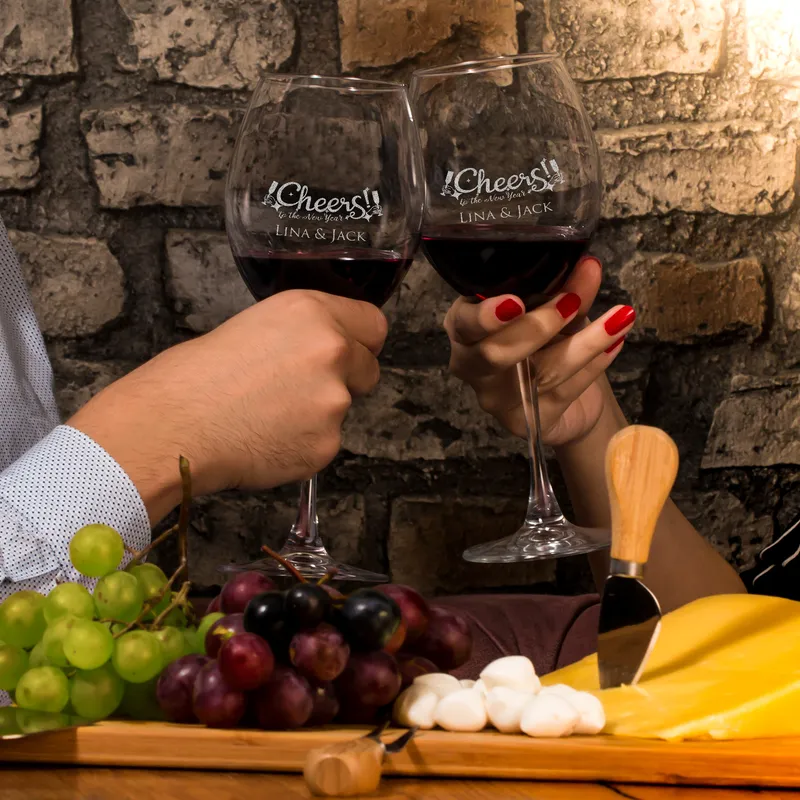 Personalized Christmas Designed 2-Piece Piedmont Wine Glass Set