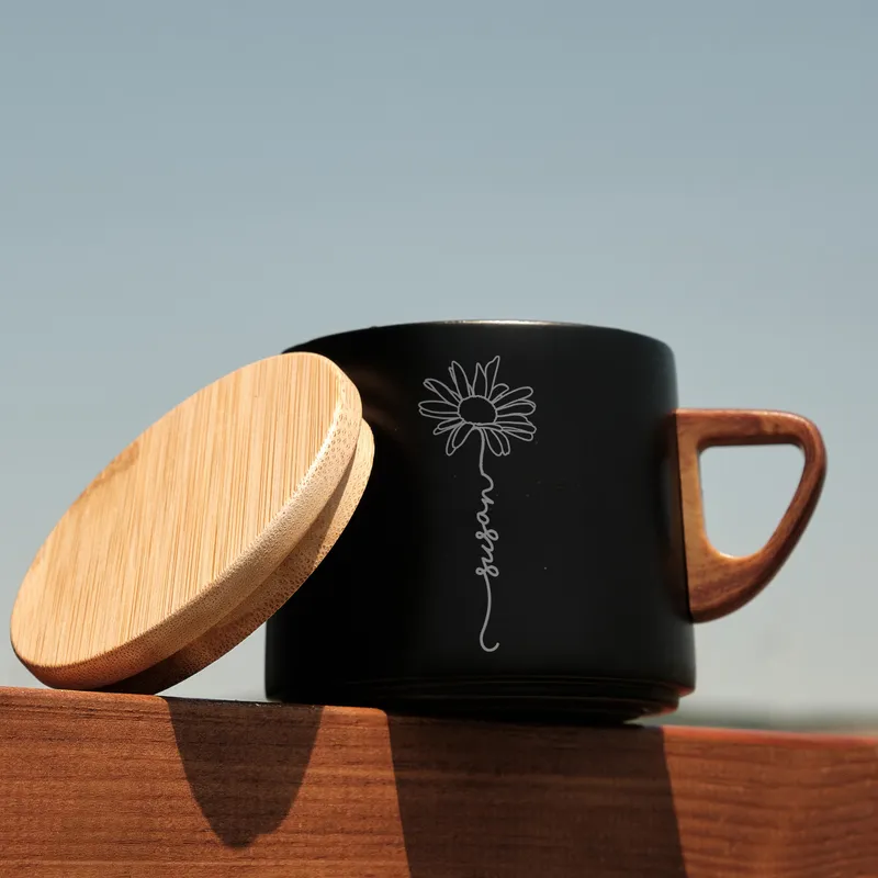 Personalized Daisy Design 8.5 oz Thermos Mug