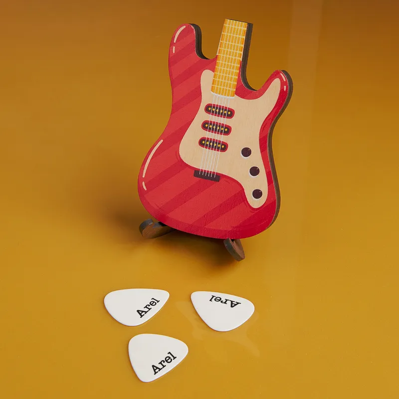 Personalized Electric Guitar Pick Set with Wooden Case for Music Lovers