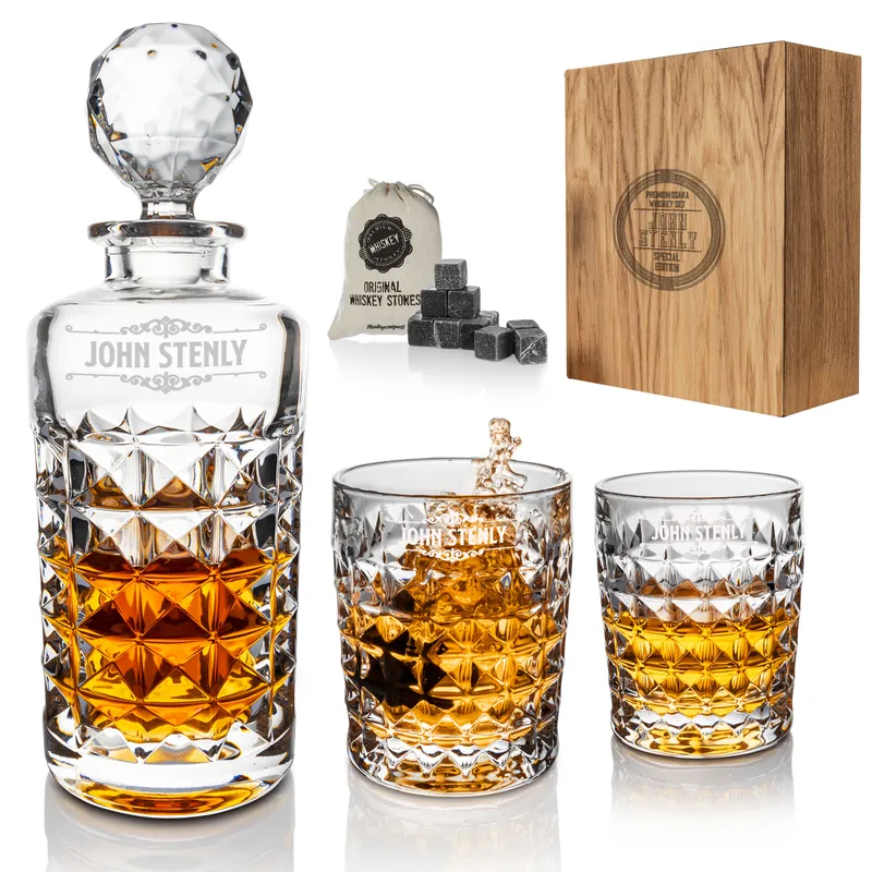 Personalized Seattle Whiskey Set with Wooden Box