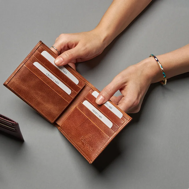 Personalised Leather Wallet for Men with Custom Engraving