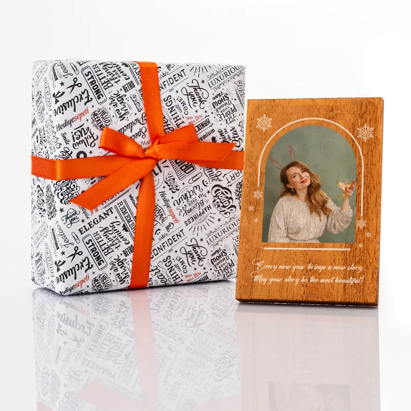 Personalized Snowflake Wooden Photo Frame for New Year's Keepsake