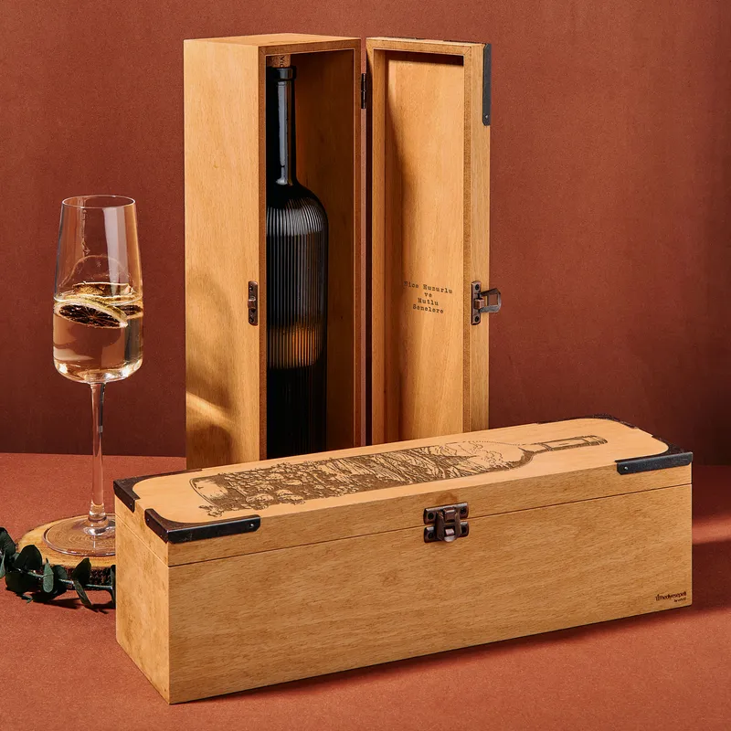 Personalised Vineyard Design Wine Box with Custom Message