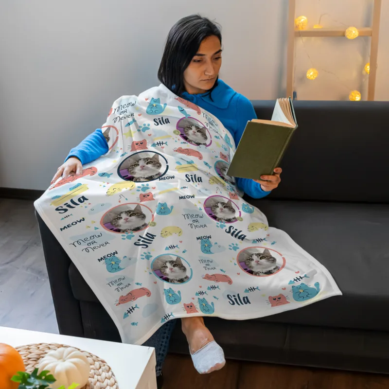 Pet Throw Blanket with Special Cat Kitten Design - Single Sized TV Blanket