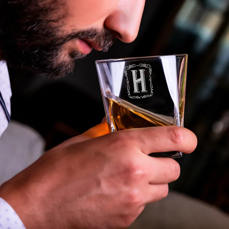 Retro Design Personalized Whiskey Set in Wooden Box