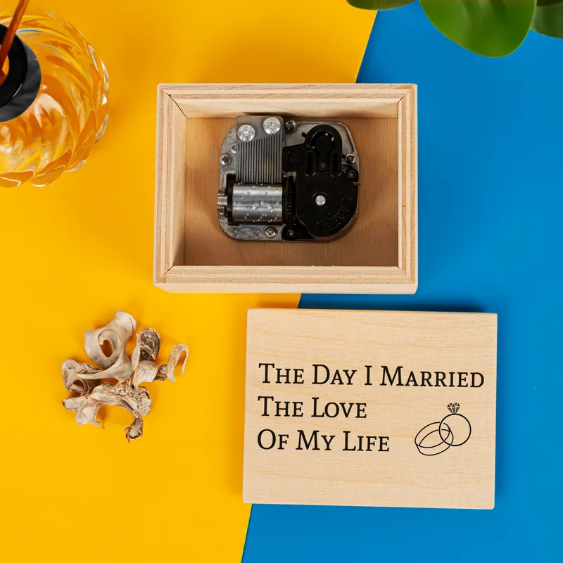 Anniversary Ring Design Wooden Music Box for Couples