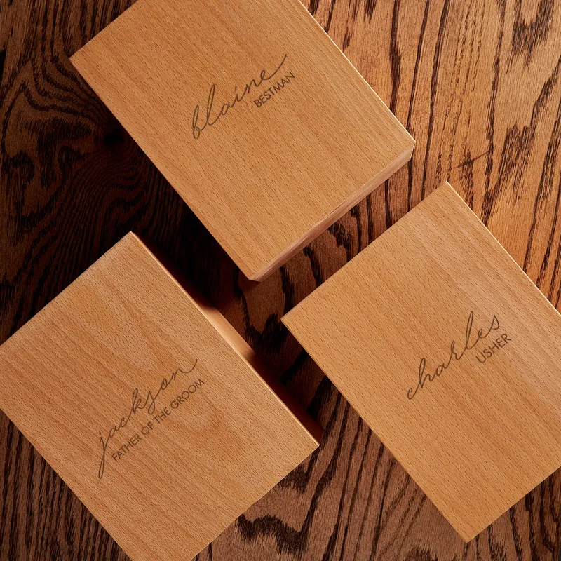 Signature Design Chicago Whiskey Glasses Set in Wooden Box