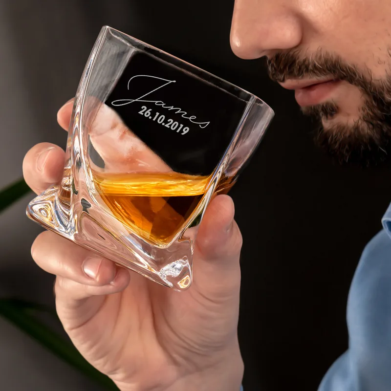 Personalised Whiskey Gift Set with Engraved Glasses