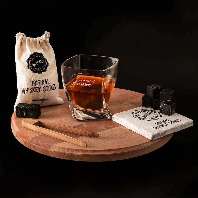 Personalised Whiskey Gift Set with Engraved Glasses