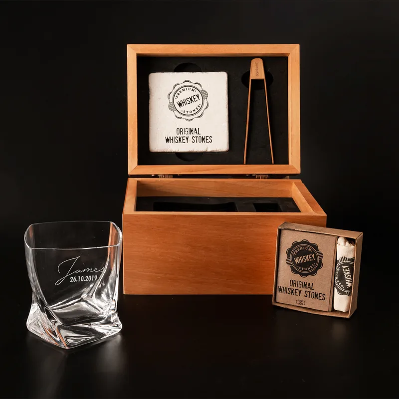 Personalised Whiskey Gift Set with Engraved Glasses