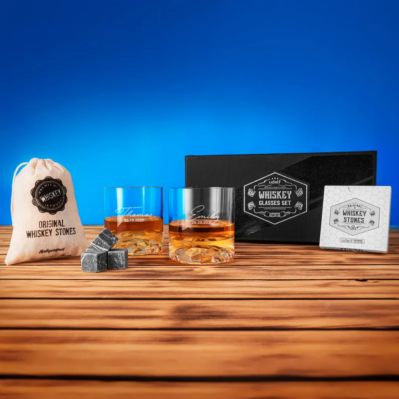 Signature Design Personalized 2 Piece Chicago Whiskey Set