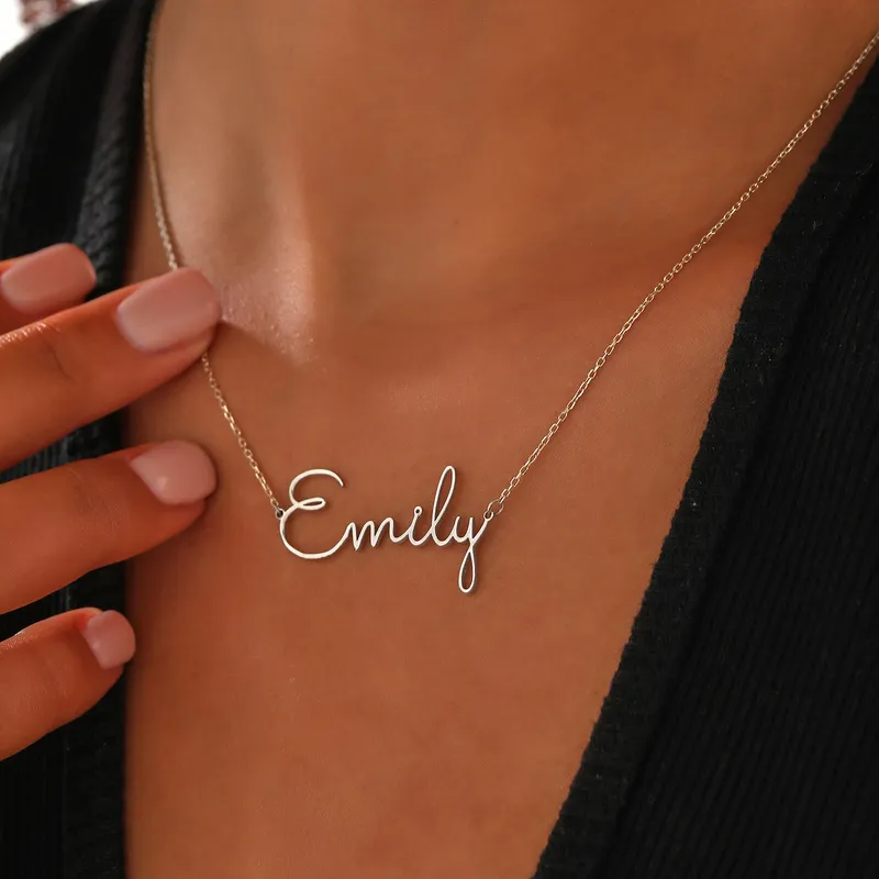 Elegant Personalised Silver Name Necklace for Women