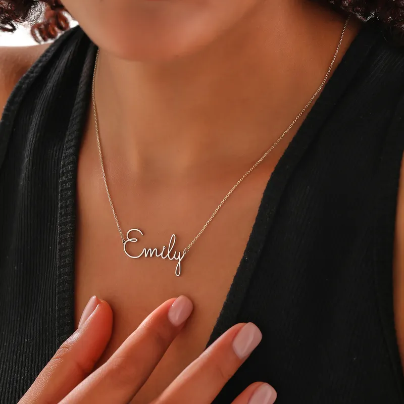 Elegant Personalised Silver Name Necklace for Women