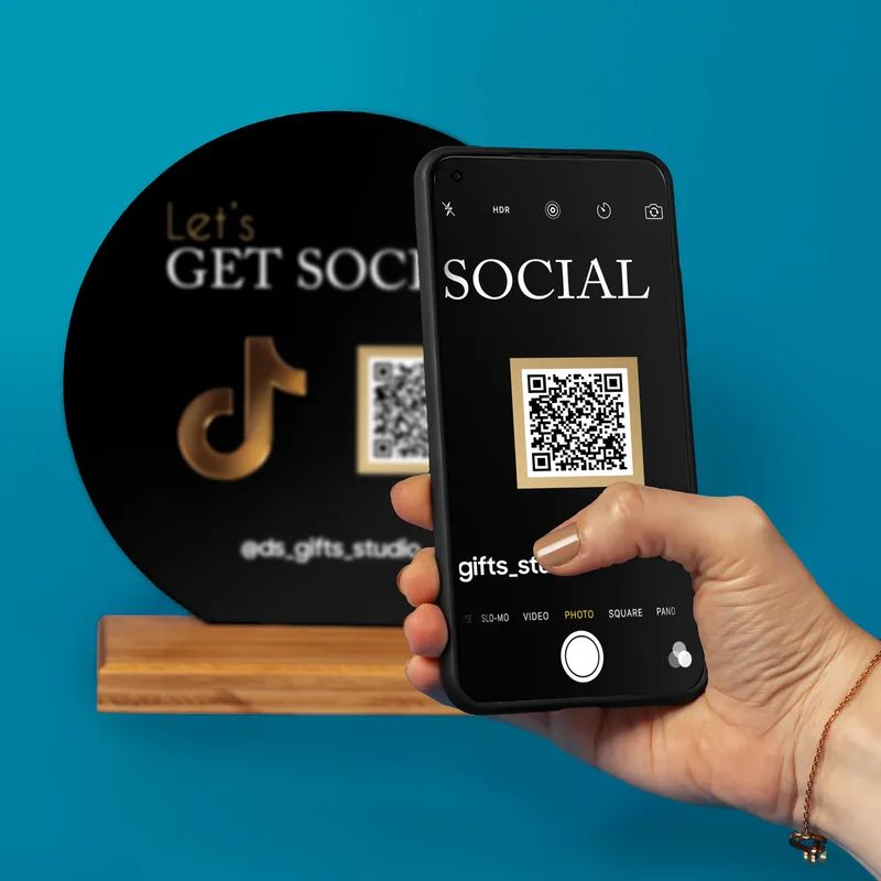 Social Media Interactive Acrylic Plate with Wooden Base