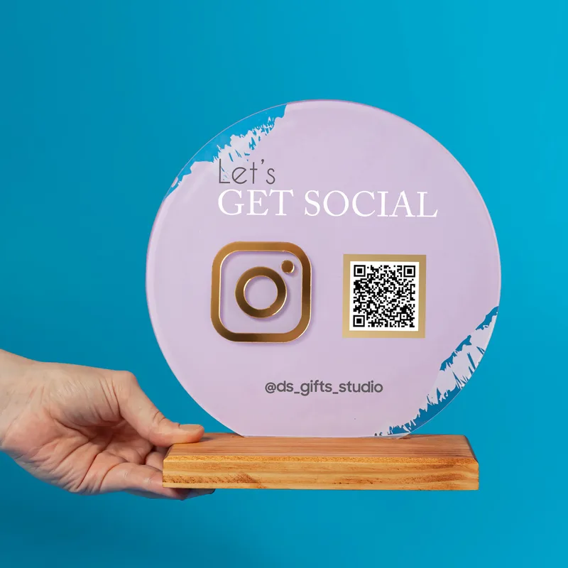 Social Media Interactive Acrylic Plate with Wooden Base