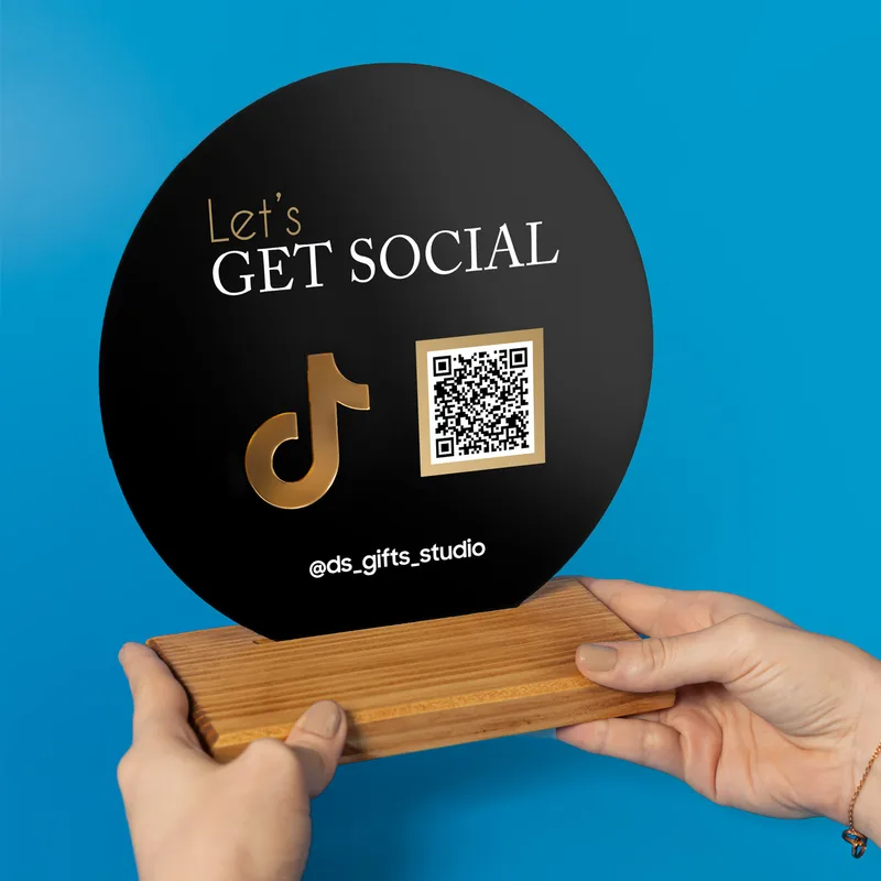 Social Media Interactive Acrylic Plate with Wooden Base