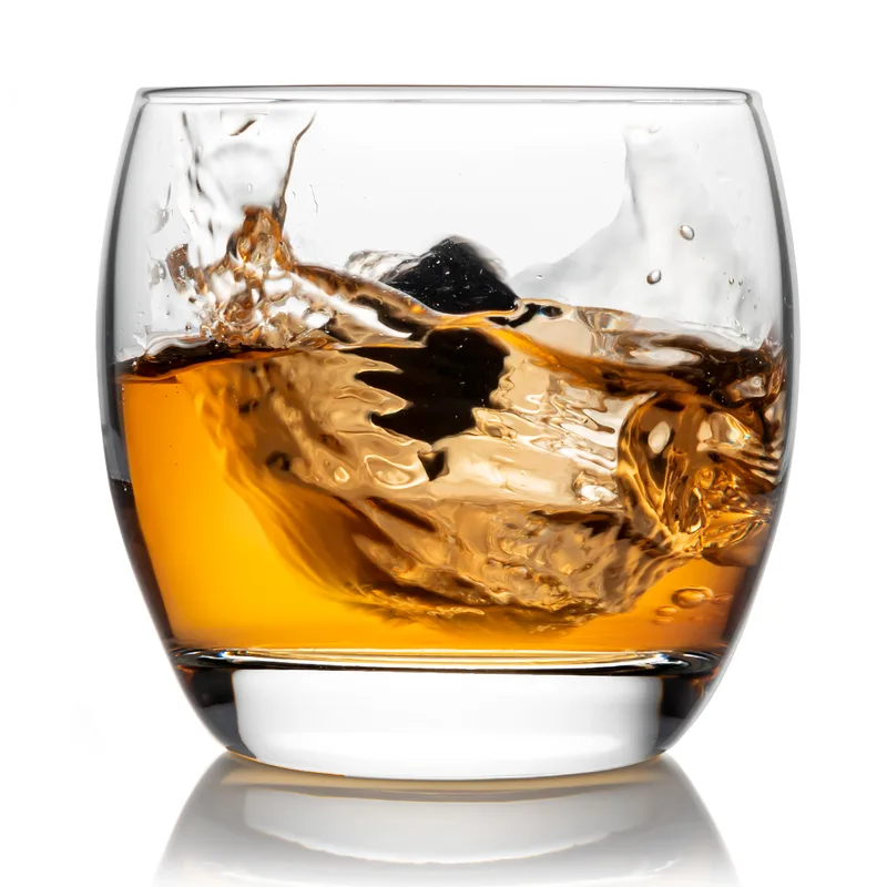 Elegant Louisville Whiskey Set with Glasses and Stones