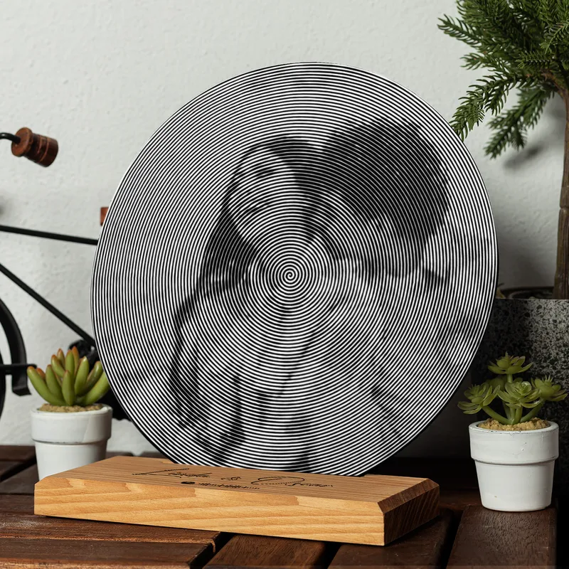 Vinly Plaque with Spiral Photo Design